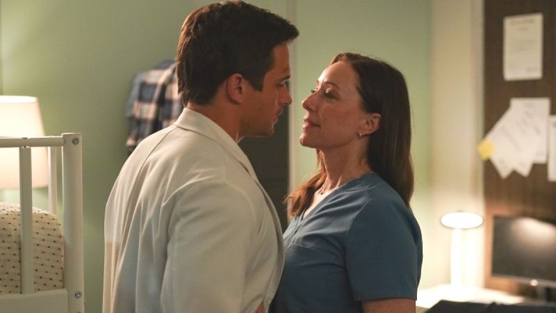 Molly Parker as Dr. Amy Larsen and Jon Ecker as Dr. Jake Heller in Doc season 2, episode 3. (Photo Credit: Courtesy of FOX.)