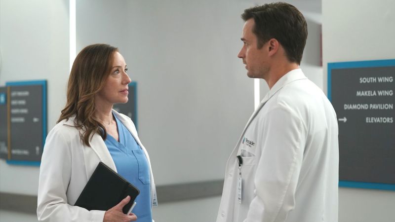 Molly Parker as Dr. Amy Larsen and Jon Ecker as Dr. Jake Heller in Doc season 2, episode 4. (Photo Credit: Courtesy of FOX.)