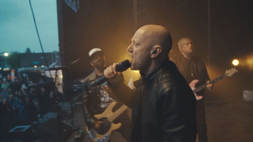Aksel Hennie brings a great edge—and plenty of emotion—to Viaplay’s family drama&nbsp;Stayer