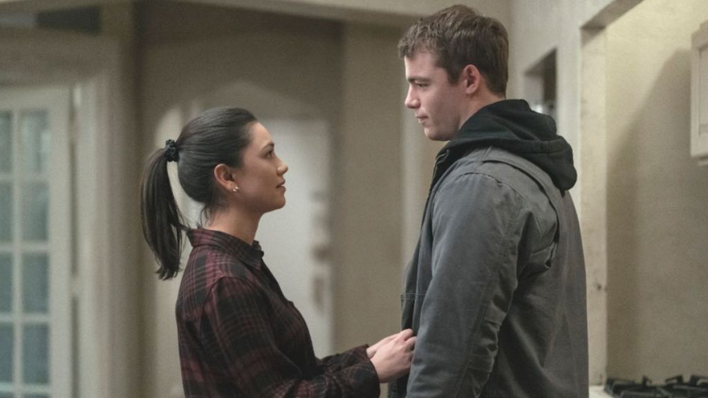 Actor Luciane Buchanan as Rose Larkin and actor Gabriel Basso as Peter Sutherland in The Night Agent season 2 episode 6. (Photo Credit: Courtesy of Netflix.)