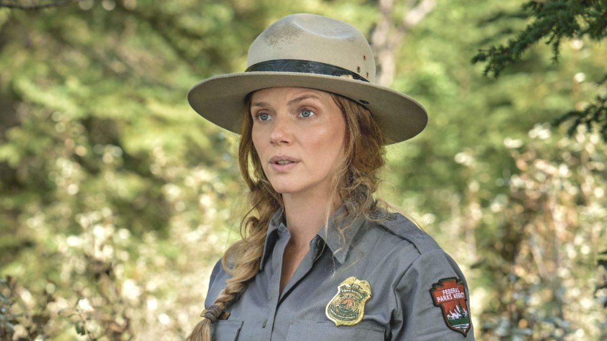 Tracy Spiridakos as Anna Pigeon in Anna Pigeon season 1 episode 1. (Photo Credit: Michelle Faye/Courtesy of Versant Media.)